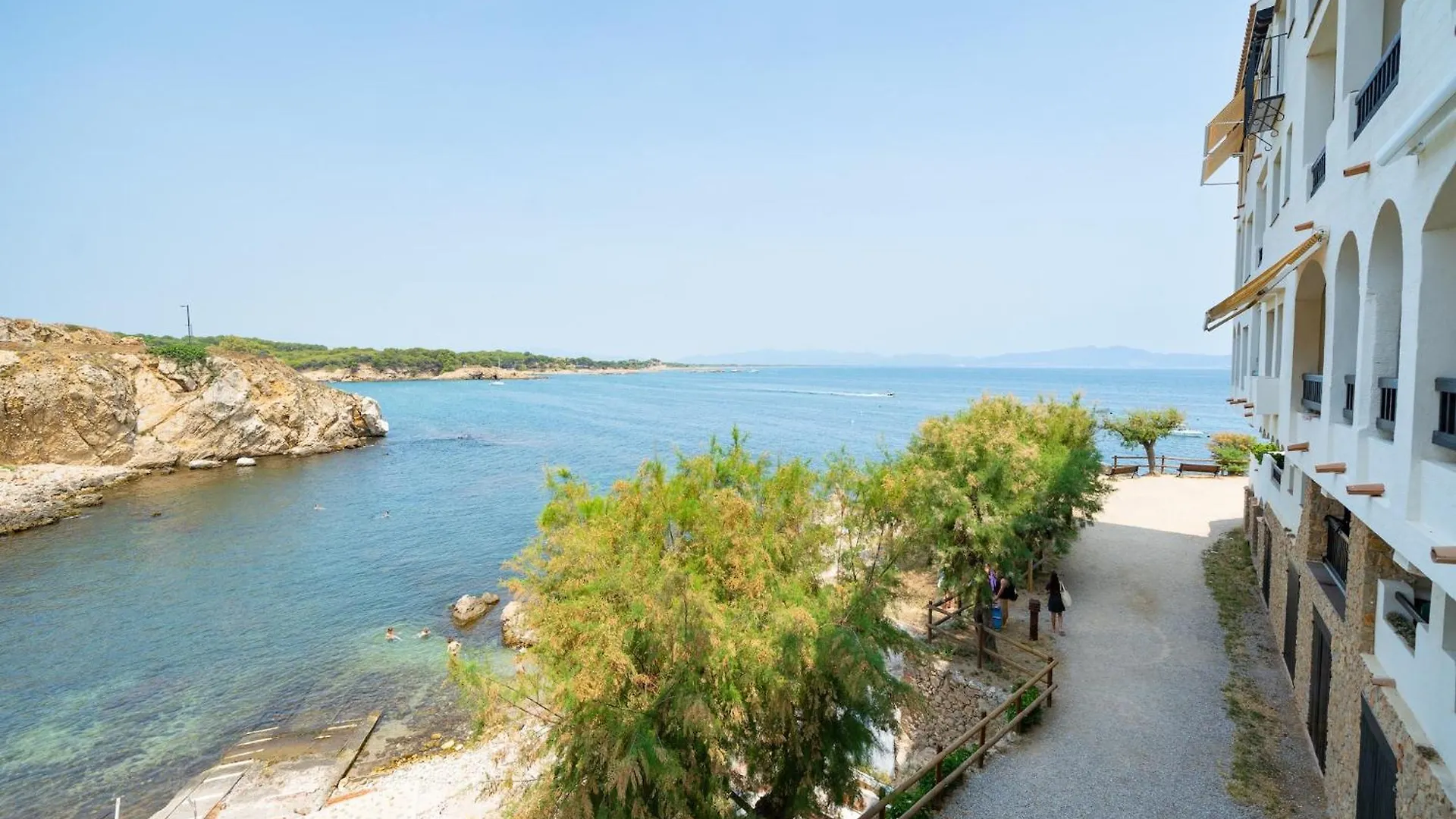 Cozy Seaside Apartment With Garden L'Escala